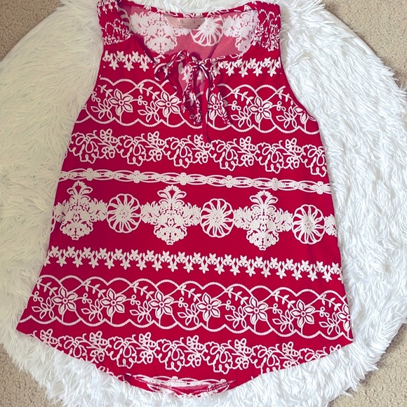 SJS Red and White Sleeveless Blouse - Picture 1 of 5
